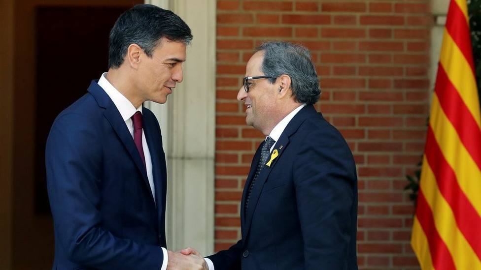 Sánchez cede al chantaje separatista de la bilateralidad: llamar a Torra en su primer acto como presidente