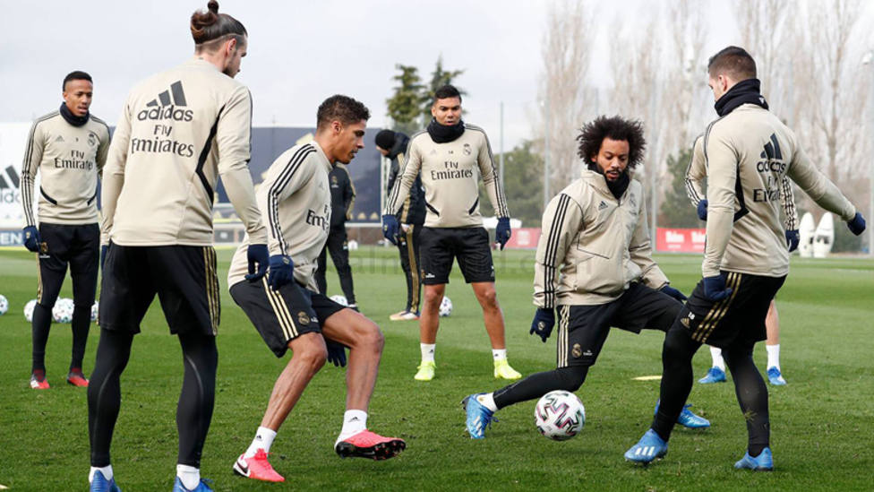 Bale vuelve a entrenar con el grupo