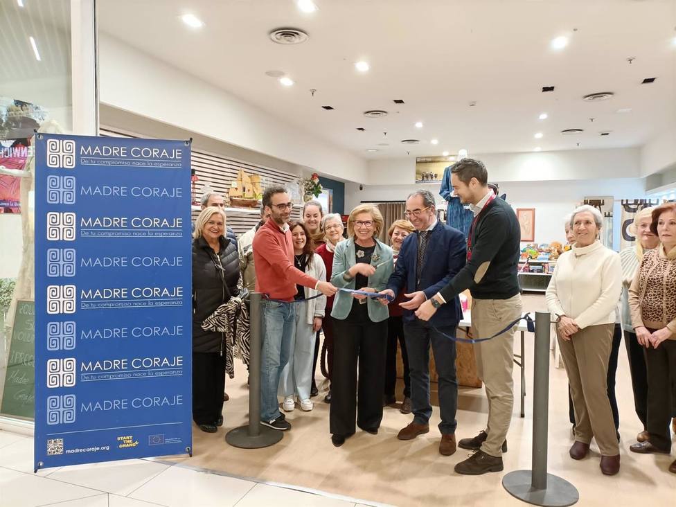 La ONG Madre Coraje abre una tienda solidaria en el Centro Comercial La Sierra