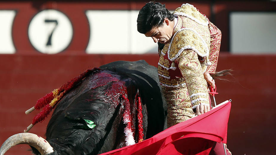 Pablo Aguado durante su actuación el pasado domingo en la plaza de toros de Las Ventas. PLAZA 1