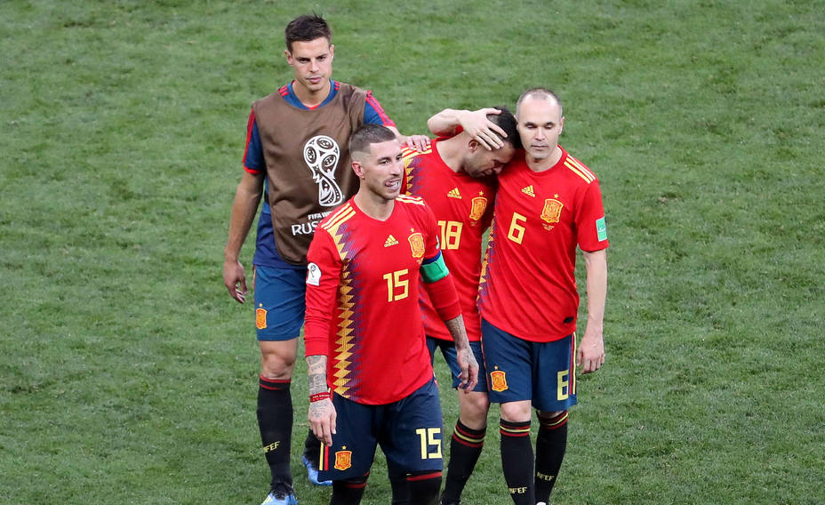 La desolación de Azpilicueta, Ramos, Alba e Iniesta, tras decir adiós al Mundial de Rusia (EFE)