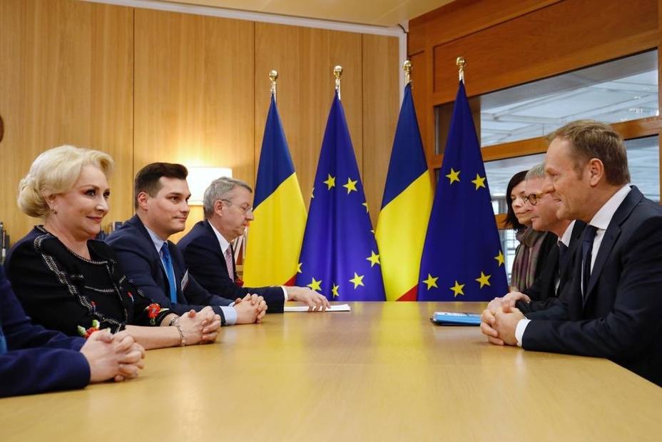 Tusk critica la reforma judicial de Rumanía: Corresponde a los jueces decidir quién es culpable o inocente
