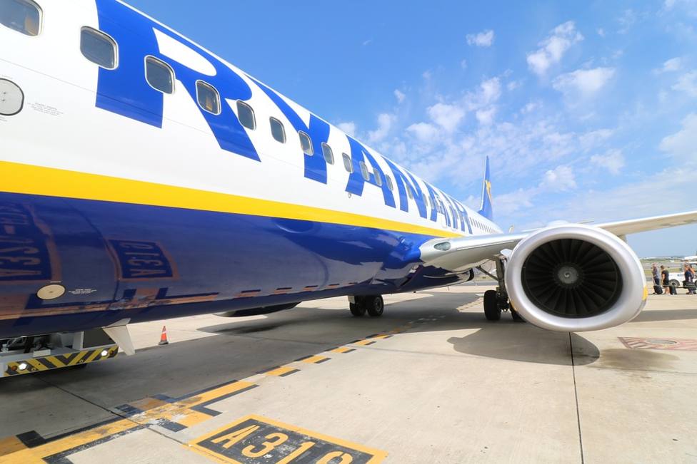 Ryanair elimina los vuelos a Londres, Milán y Tenerife desde Santiago