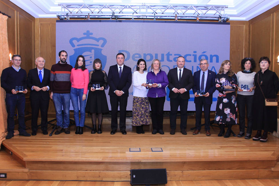 Foto de familia de los galardonados con los Premios PEL 2019 de la Diputación de A Coruña - FOTO: Diputación