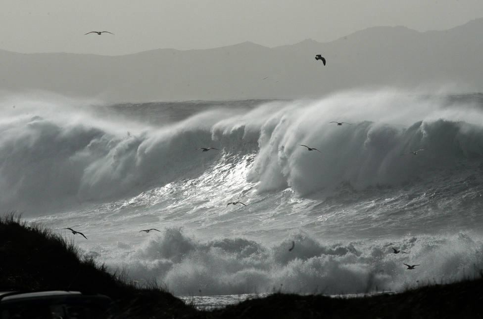 Foto de archivo de un temporal en las costas de Valdoviño - FOTO: Efe / Kiko Delgado