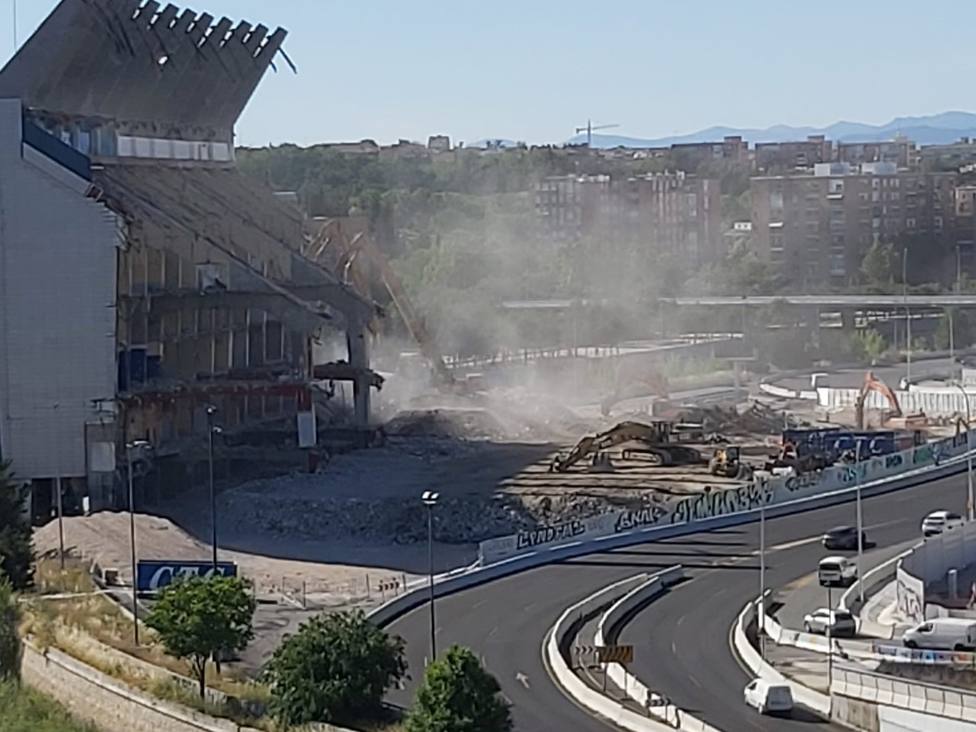 El estadio Calderón será polvo y recuerdo en solo dos semanas