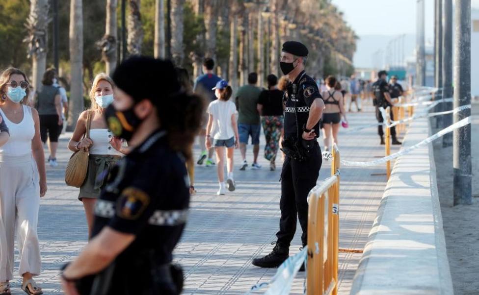 Vigilancia policial ante el coronavirus en Valencia