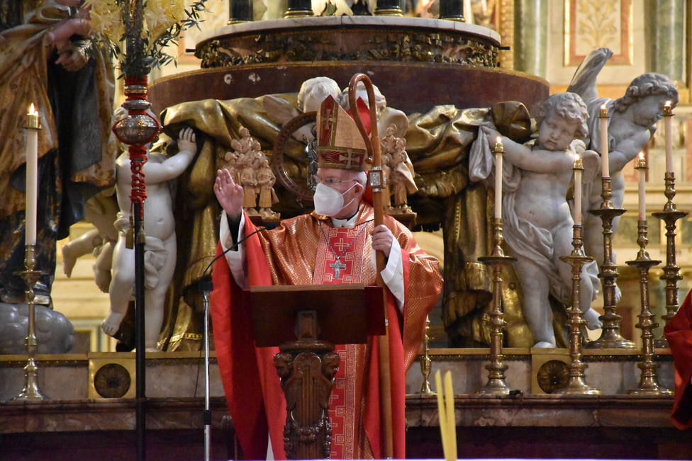 El Obispo de Jaén, Don Amadeo Rodríguez Magro presidía la solemne Eucaristía del domingo de Ramos en la Catedr