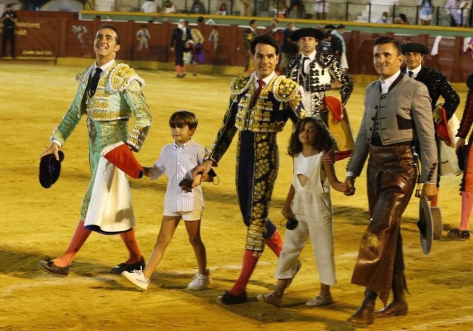 El Fandi, Salvador Vega y Diego Ventura en el triunfal festejo de Estepona (Málaga)