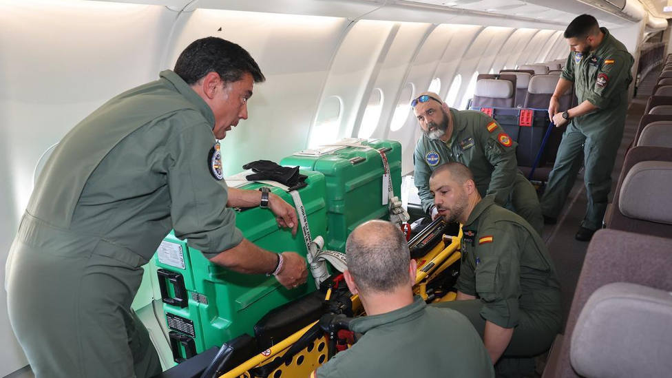 Avión militar medicalizado para el transporte de Alex