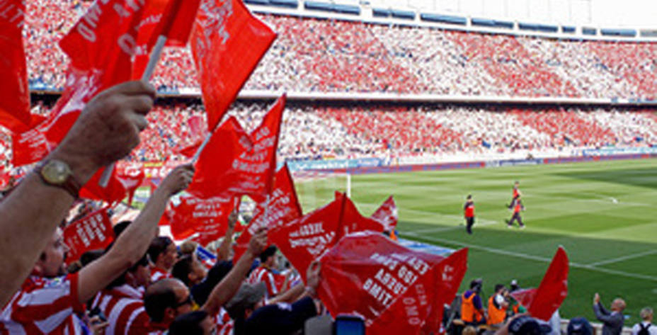 El estadio Vicente Calderón vibrará otra año con el himno de la Champions. (Foto: clubatleticodemadrid.com)