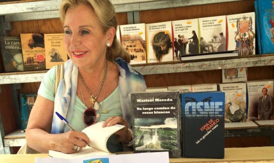 Marisol Moreda firma ejemplares de su novela