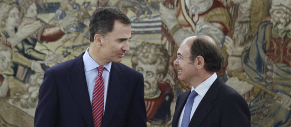 El Rey Felipe VI recibe a Pío García Escudero, presidente del Senado. EFE