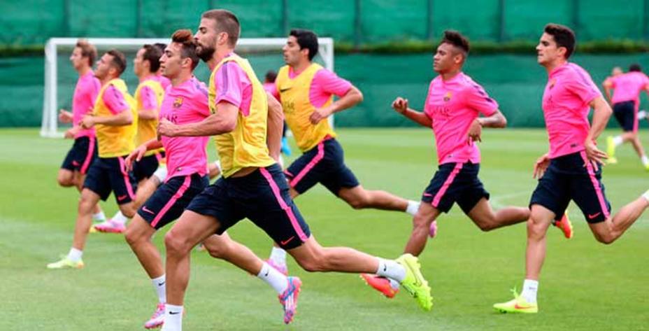 El delantero del Barcelona Neymar da Silva, trabaja al mismo ritmo de sus compañeros.