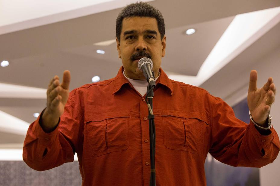 Maduro promete premiar a los votantes y dice que dialogará con la oposición tras las elecciones