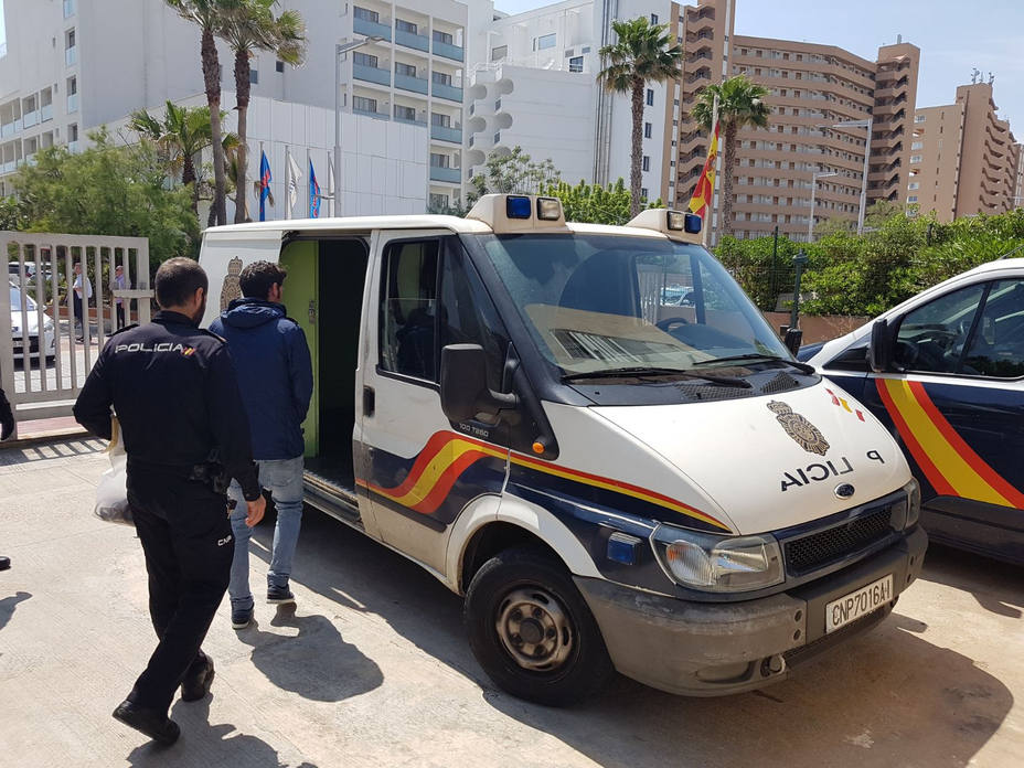 Detenido en la Playa de Palma el presunto autor de nueve robos, conocido por su especial destreza en abrir cajas fuertes en hoteles