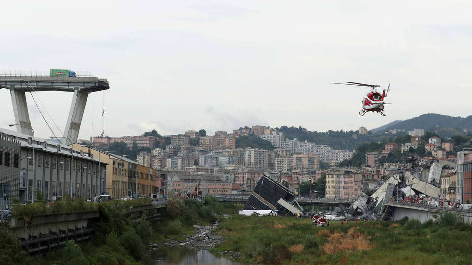Fotogalería: Las impactantes imágenes del derrumbe de un puente en Génova