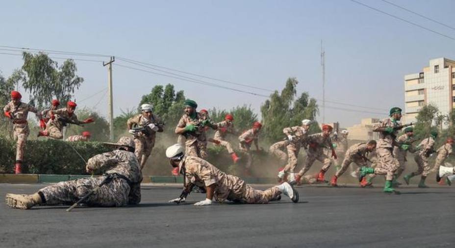 Soldados iraníes durante el ataque en Ahvaz