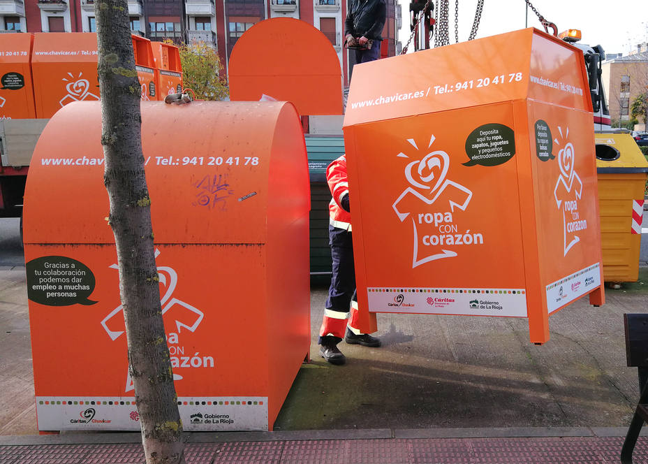 Fundación Cáritas Chavicar ha cambiado esta semana los contenedores de Ropa con Corazón, en Logroño