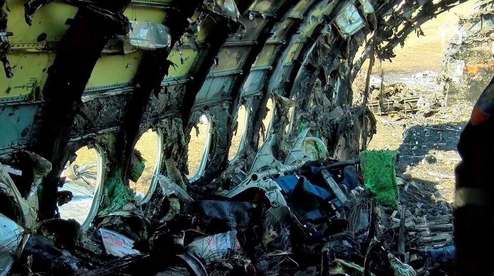 Hallan las cajas negras del avión siniestrado en el aeropuerto moscovita