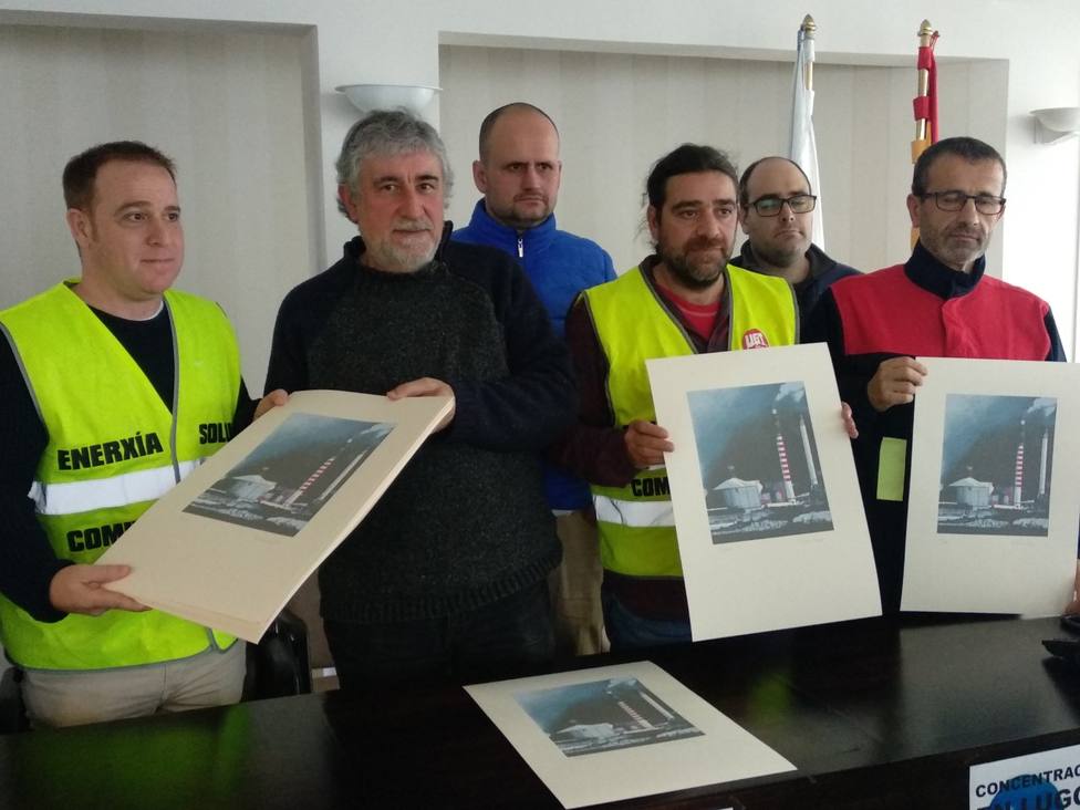 Trabajadores de Alcoa abren una caja de resistencia” con donaciones del pintor Xoán Guerreiro