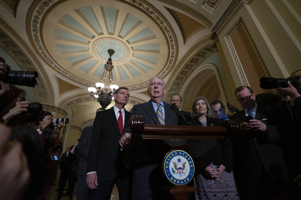 El líder republicano en el Senado de EEUU propone sesiones diarias de 12 horas para el impeachment