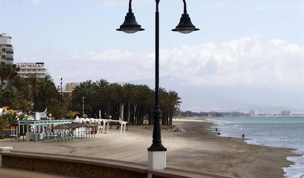 Andalucía recomienda ir duchado y no permanecer más de cuatro horas en las playas una vez reabran al baño