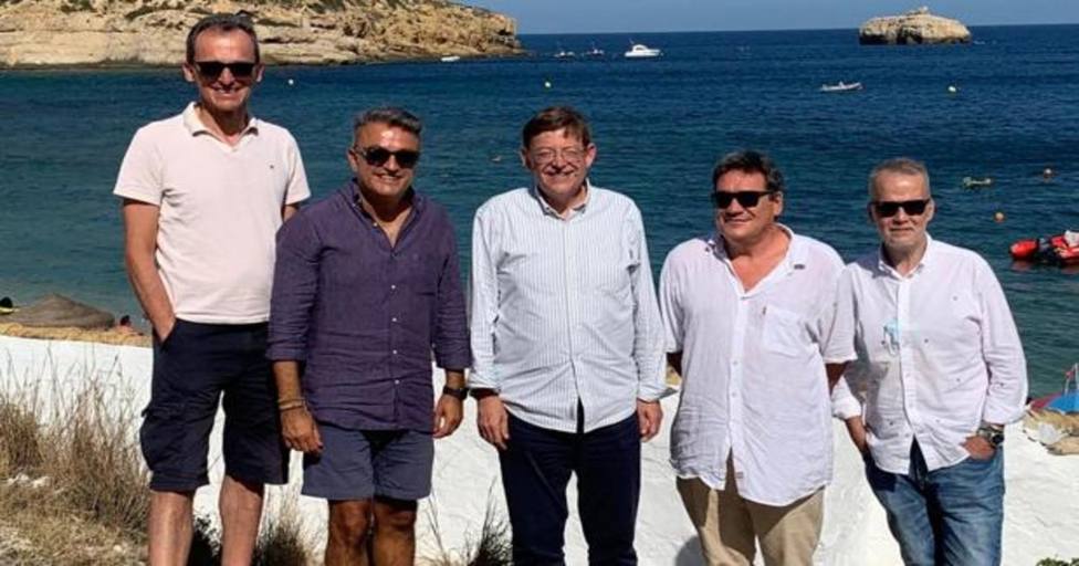 El PP denuncia a Puig y a los ministros Duque y Escrivá por la foto sin mascarilla en Xàbia (Alicante)
