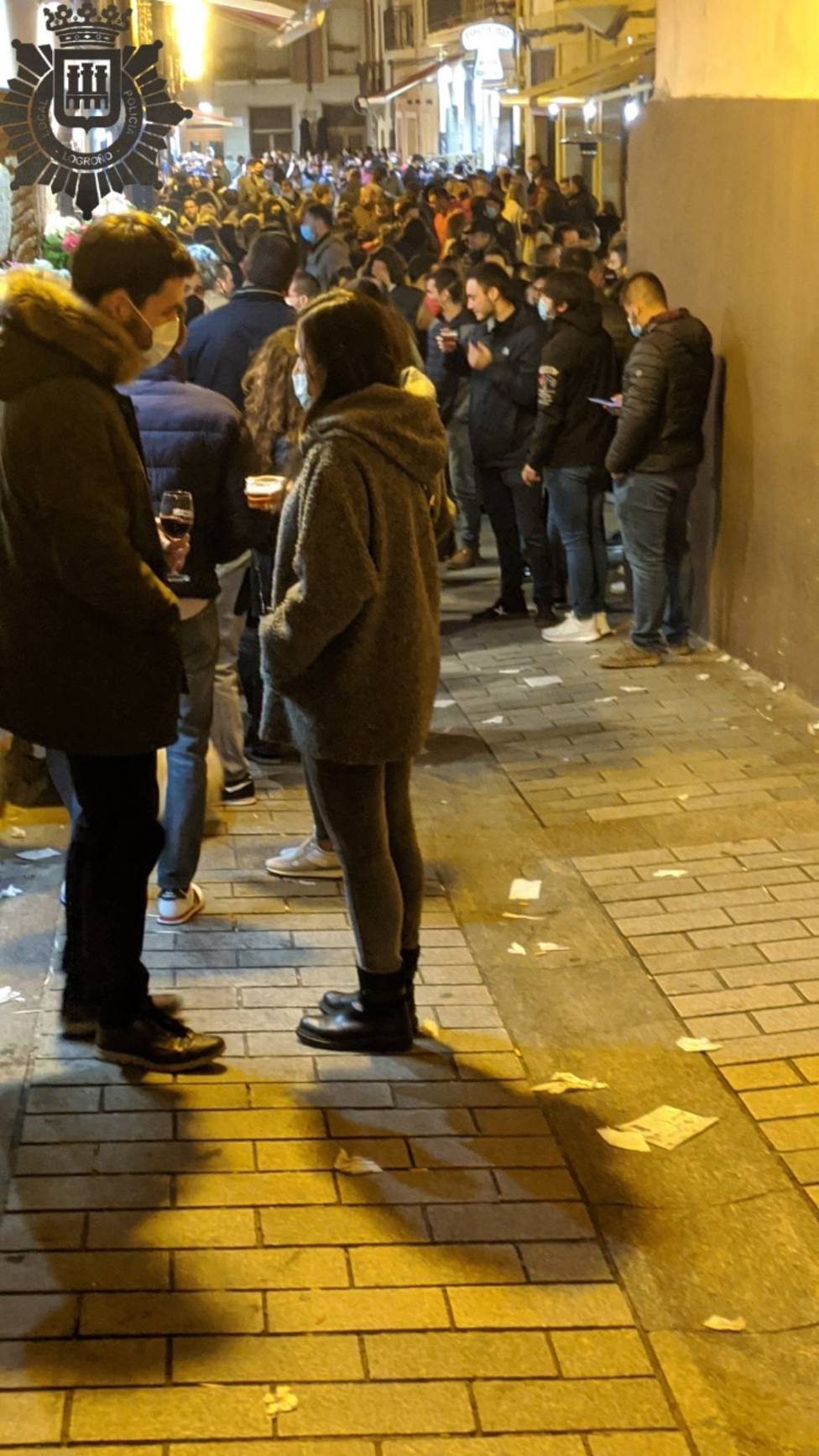 La Policía Local de Logroño desaloja un bar del Casco Antiguo con 52 personas en su interior
