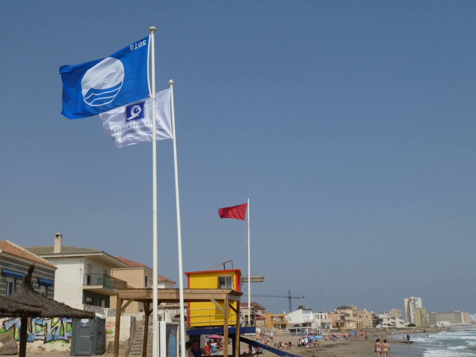 ctv-lvv-bandera-roja-playa-cartagena