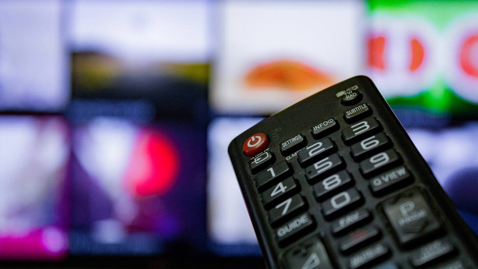 Televisión digital: cómo sintonizar la TDT, Cómo seguir viendo la TDT en  HD con un televisor viejo por menos de 30 euros a partir del 14 de febrero