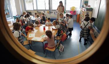 Ratificada la consolidaciÃ³n de más de un millar de los docentes de refuerzo en el sistema educativo