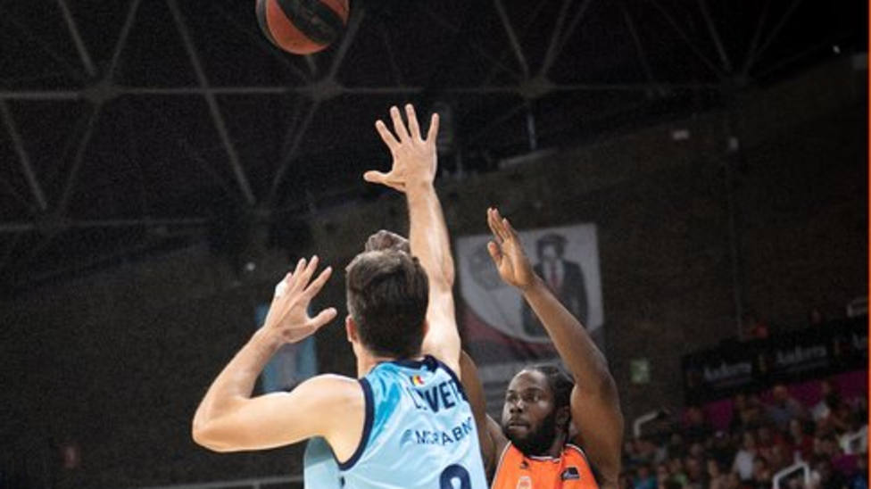 Patinazo con suerte en Andorra de un Valencia Basket que se enfrentará a UCAM en cuartos