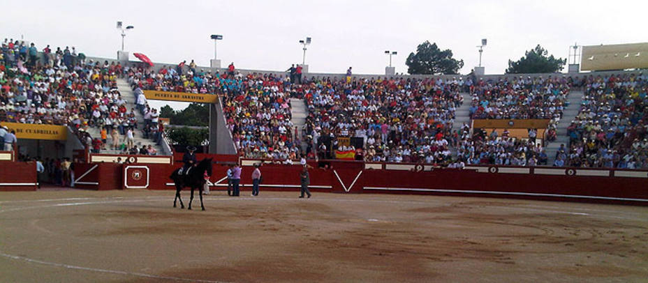 La plaza de Arévalo acogerá dos festejos mixtos en su feria taurina. S.N.