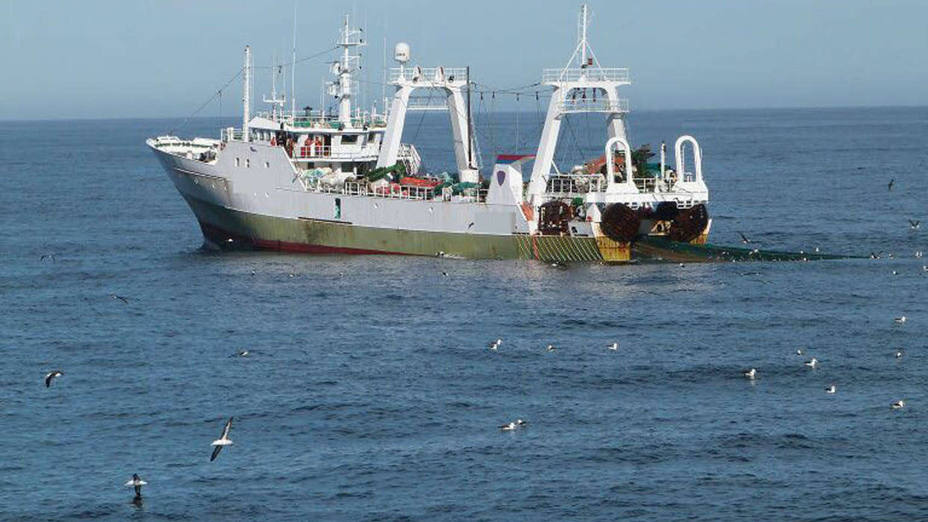 La burocracia retiene en Argentina al buque español acusado de pesca ilegal
