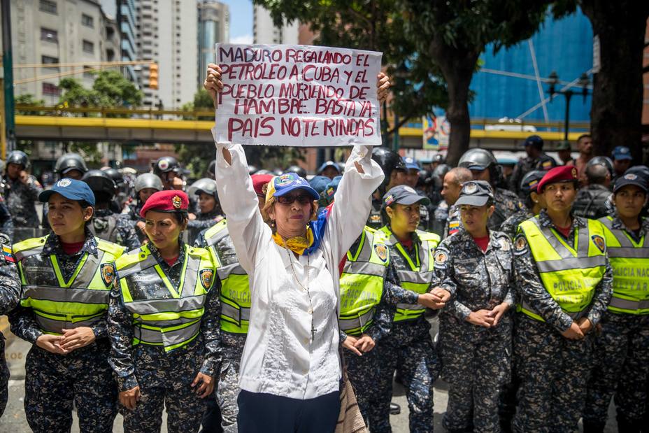 La oposición de Venezuela piden protestas y paros tras las nuevas medidas económicas de Maduro