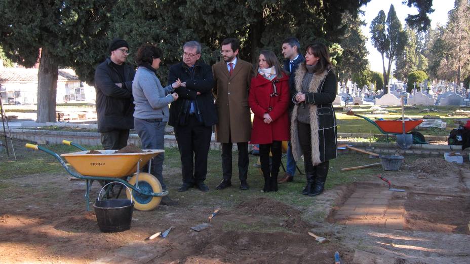 El Gobierno garantiza las exhumaciones en Andalucía pese a la Ley de Concordia de PP y Vox