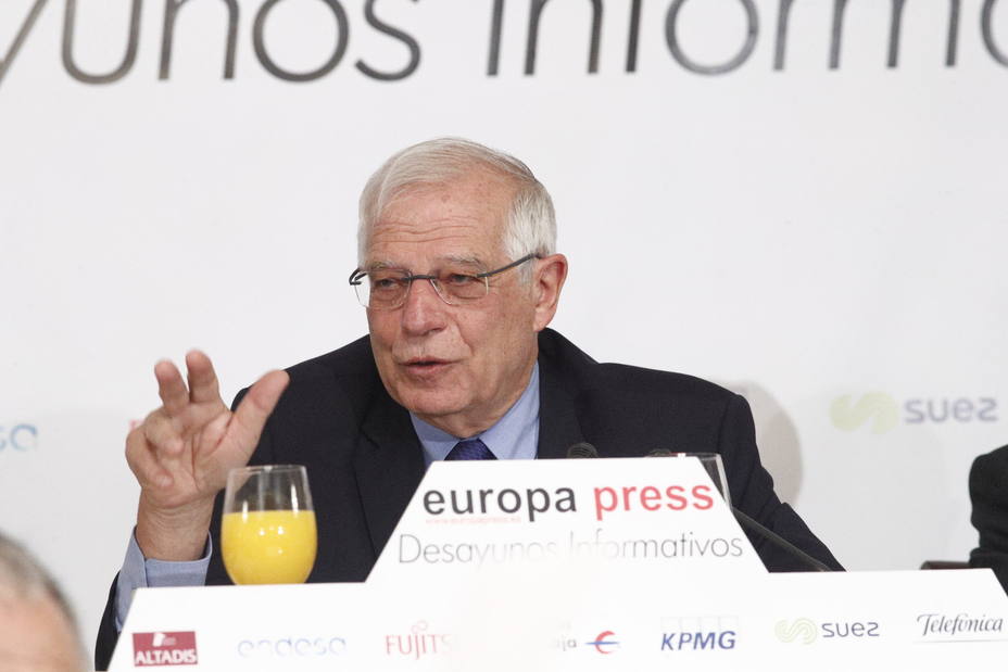 Borrell admite que la economía europea se desacelera sin los estímulos del BCE y debe nadar sin flotador