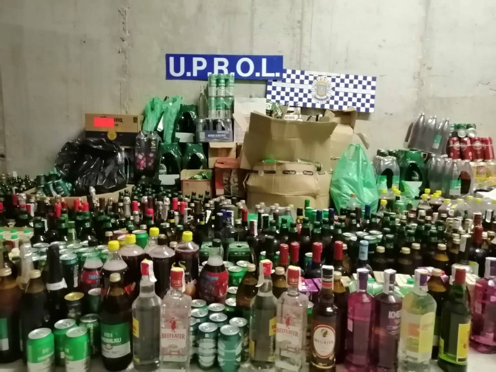 La Policía incauta 1.965 unidades de bebidas alcohólicas en cuatro locales que no cumplían con la Ordenanza