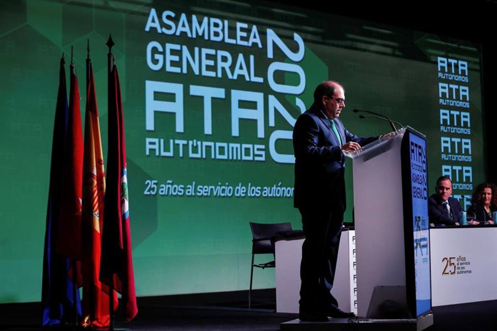 Lorenzo Amor interviniendo en la Asamblea General de ATA