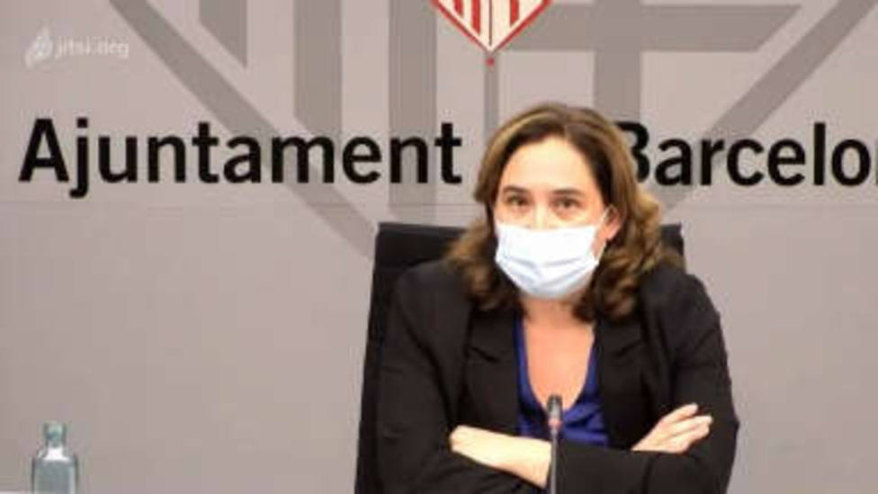 Ada Colau en una una rueda de prensa en el Ayuntamiento de Barcelona