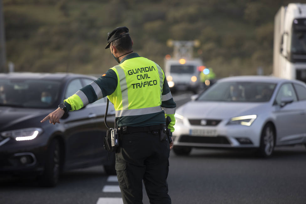 La Multa A La Que Te Enfrentas Si Te Quitas La Mascarilla Mientras Conduces Andalucía Cope 9268