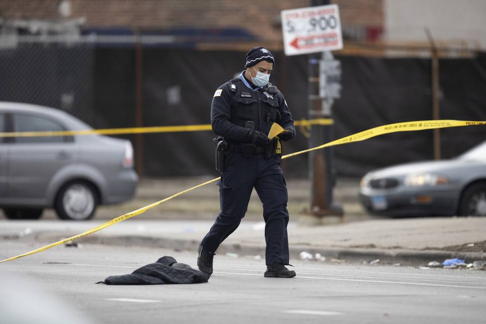 Al menos cuatro fallecidos y cuatro heridos graves en un tiroteo en Chicago