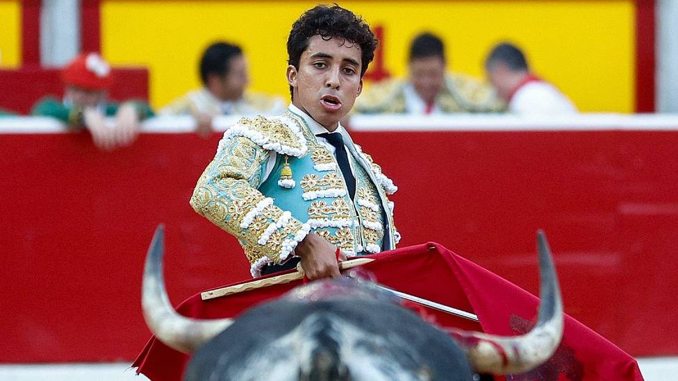 Leo Valadez durante su actuación en la Feria del Toro de Pamplona