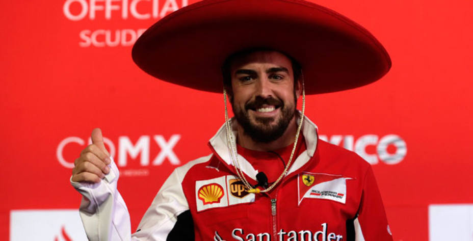 Fernando Alonso quiere esperar al final de temporada para confirmar su futuro. Reuters.