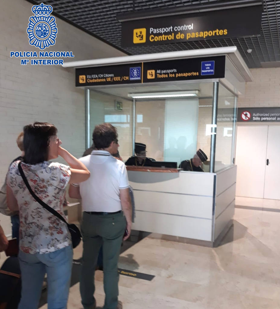 control en el aeropuerto de Logroño-Agoncillo