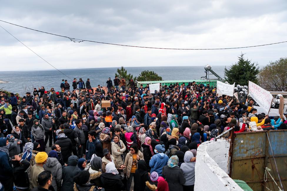 El Gobierno griego empezará en marzo a levantar nuevos campamentos para migrantes en las islas