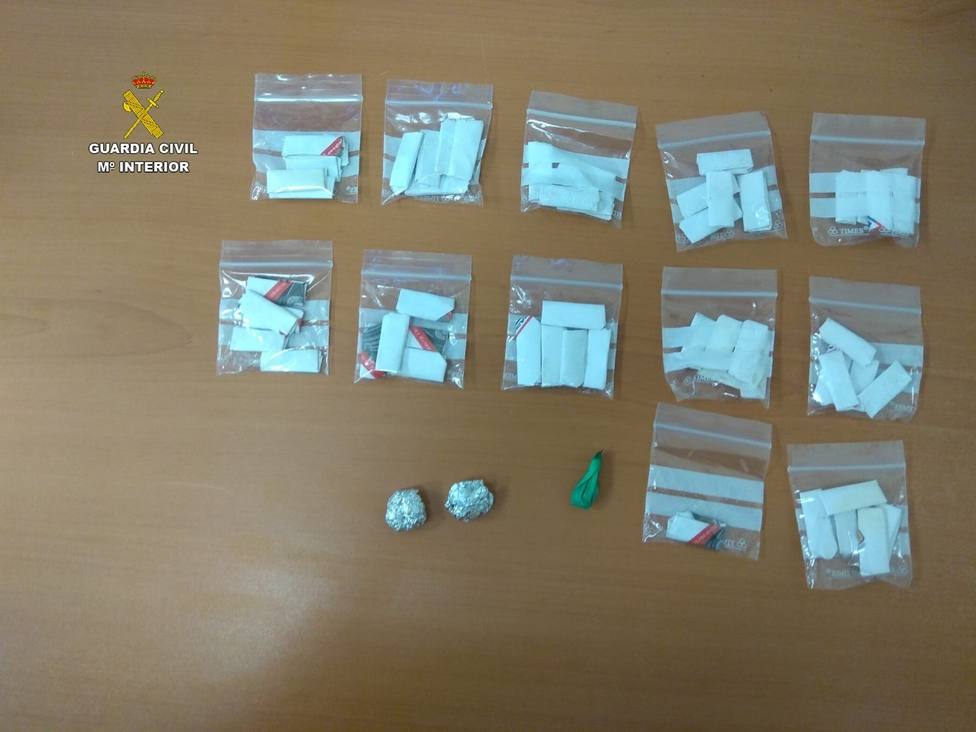 Un detenido y un investigado por traficar con 57 dosis de una mezcla de cocaína y heroína en Montoro
