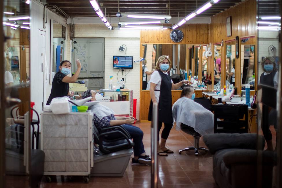 Los peluqueros cuelgan las tijeras: El viernes no tuve ni una clienta