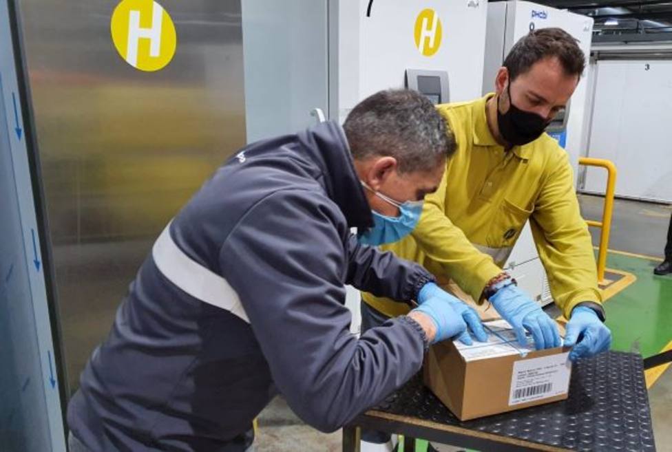 Hefame recibe las primeras 1.200 dosis de la vacuna de Moderna que llegan a la Región